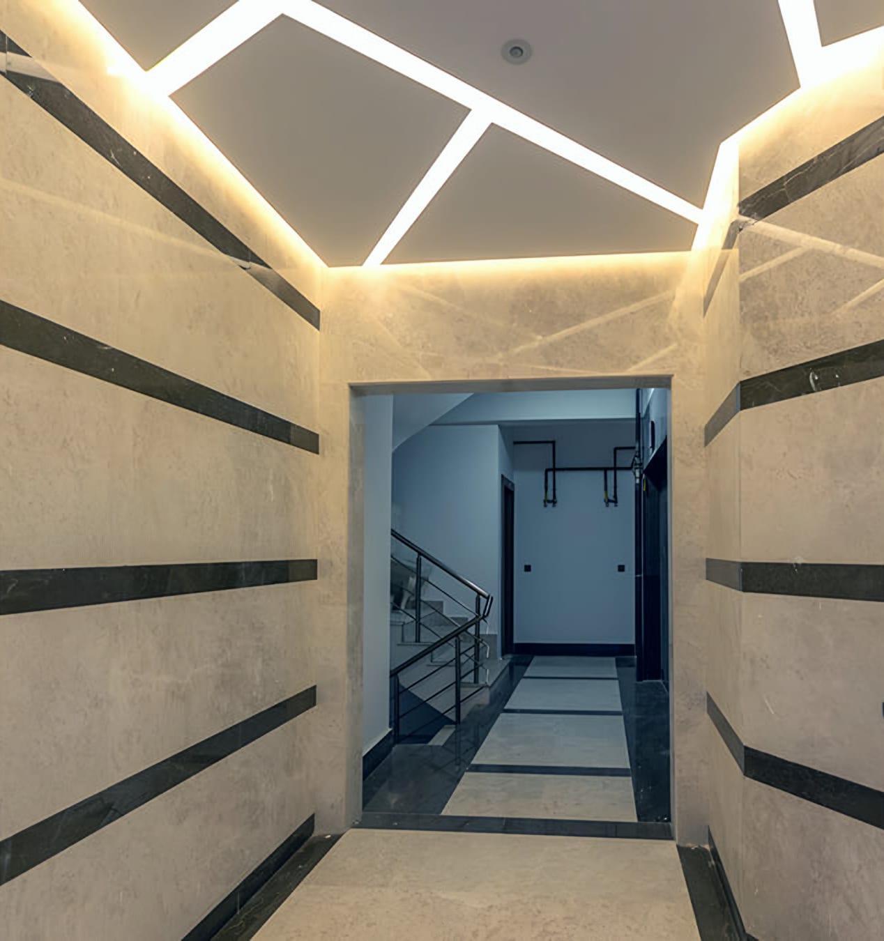 Savarona Apartmanı, Kalamış — iç mekân